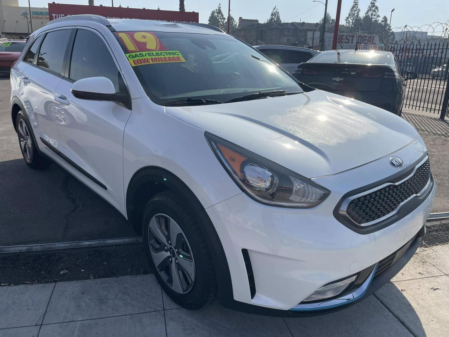 2019 WHITE Kia Niro Plug In Hybrid LX (KNDCM3LD3K5) , 6A transmission, located at 744 E Miner Ave, Stockton, CA, 95202, (209) 944-5770, 37.956863, -121.282082 - PLUS TAXES AND FEES - Photo#0