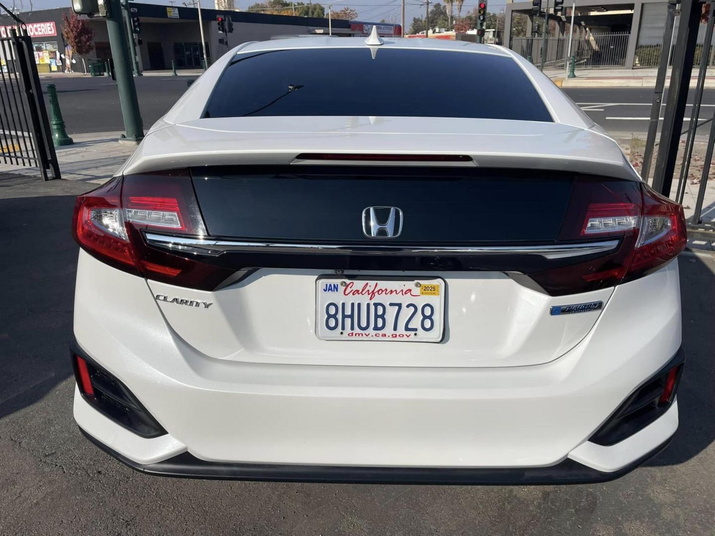 2018 Honda Clarity Plug-In Hybrid (JHMZC5F16JC) with an 1.5L L4 DOHC 16V HYBRID engine, CVT transmission, located at 744 E Miner Ave, Stockton, CA, 95202, (209) 944-5770, 37.956863, -121.282082 - PLUS TAXES AND FEES - Photo#15