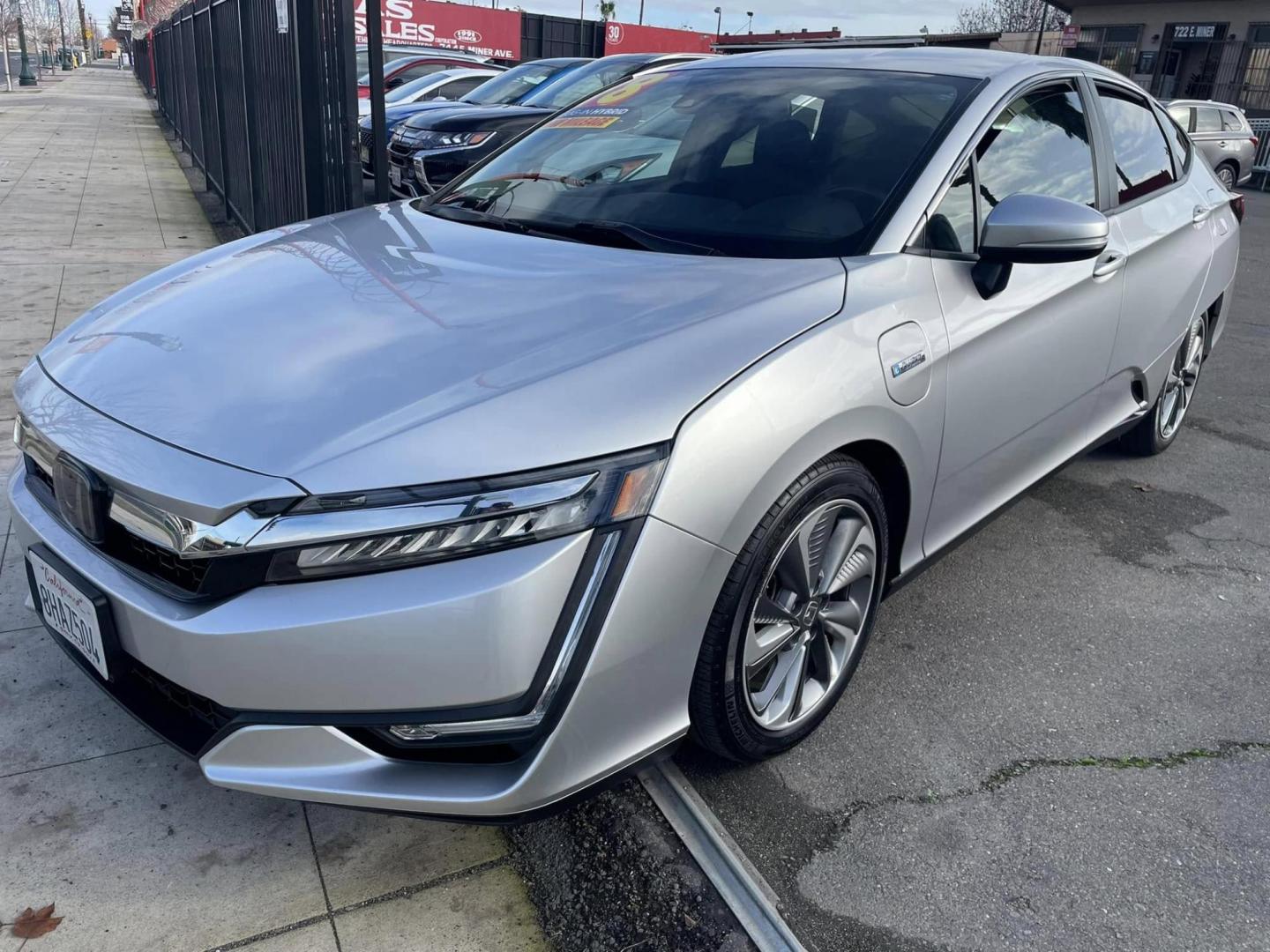 2018 SILVER Honda Clarity Touring Plug-In Hybrid (JHMZC5F37JC) with an 1.5L L4 DOHC 16V HYBRID engine, CVT transmission, located at 744 E Miner Ave, Stockton, CA, 95202, (209) 944-5770, 37.956863, -121.282082 - PLUS TAXES AND FEES - Photo#3