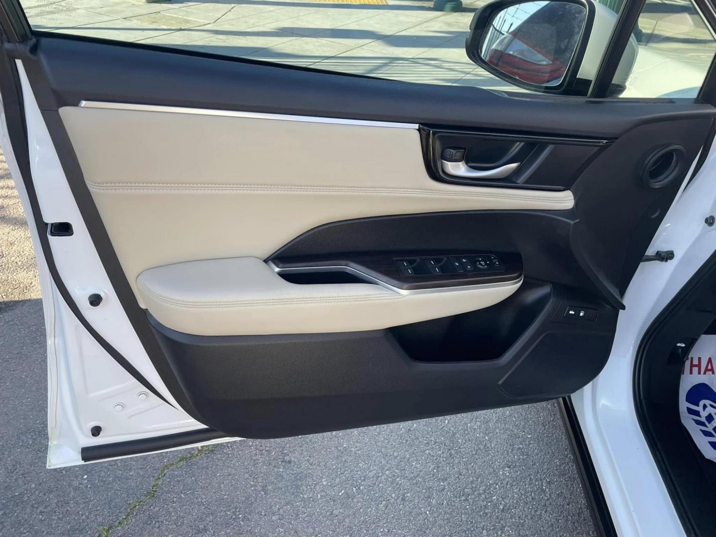 2019 WHITE Honda Clarity Plug-In Hybrid (JHMZC5F14KC) with an 1.5L L4 DOHC 16V HYBRID engine, CVT transmission, located at 744 E Miner Ave, Stockton, CA, 95202, (209) 944-5770, 37.956863, -121.282082 - Photo#5