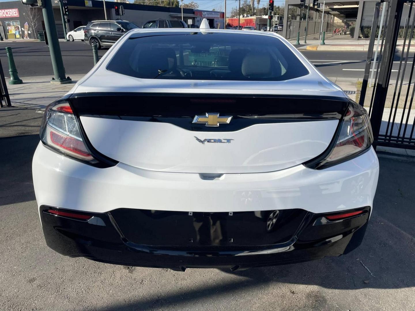 2018 WHITE Chevrolet Volt LT (1G1RC6S51JU) with an 1.5L L4 DOHC 16V engine, CVT transmission, located at 744 E Miner Ave, Stockton, CA, 95202, (209) 944-5770, 37.956863, -121.282082 - PLUS TAXES AND FEES - Photo#12