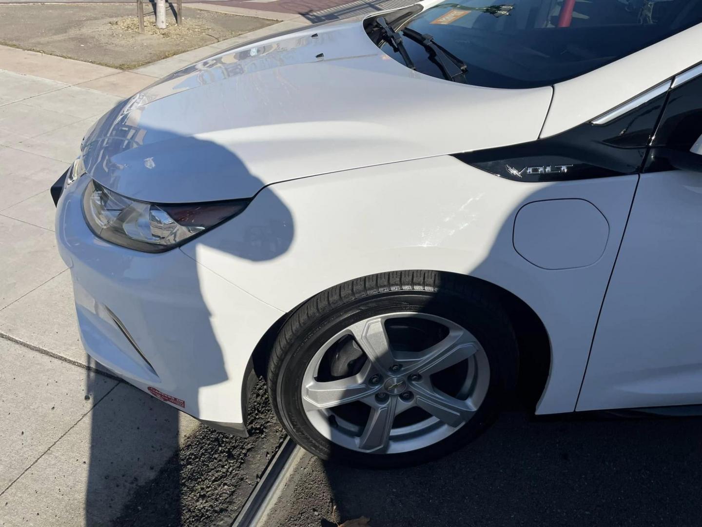 2018 WHITE Chevrolet Volt LT (1G1RC6S51JU) with an 1.5L L4 DOHC 16V engine, CVT transmission, located at 744 E Miner Ave, Stockton, CA, 95202, (209) 944-5770, 37.956863, -121.282082 - PLUS TAXES AND FEES - Photo#4