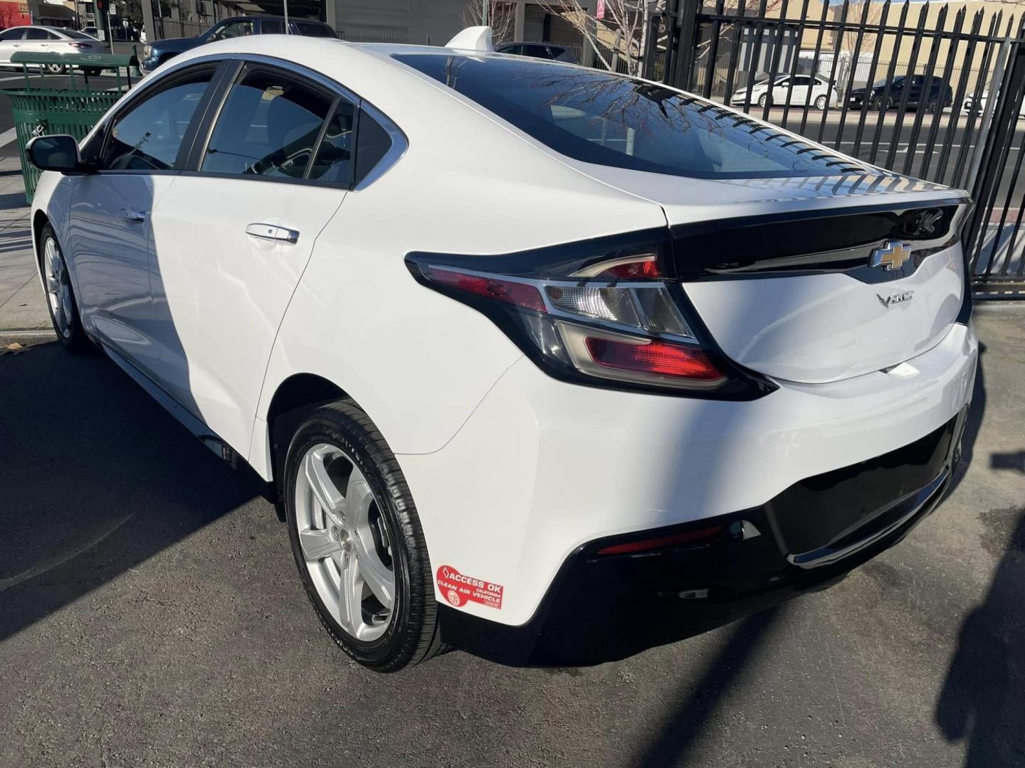 2018 WHITE Chevrolet Volt LT (1G1RC6S51JU) with an 1.5L L4 DOHC 16V engine, CVT transmission, located at 744 E Miner Ave, Stockton, CA, 95202, (209) 944-5770, 37.956863, -121.282082 - PLUS TAXES AND FEES - Photo#11