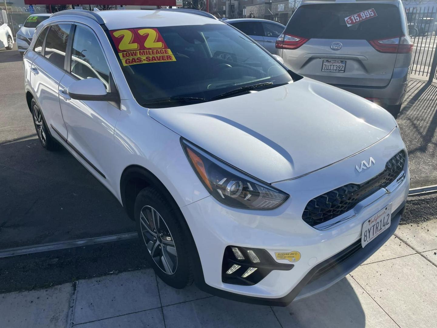 2022 WHITE Kia Niro Plug In Hybrid LXS (KNDCM3LD3N5) , 6A transmission, located at 744 E Miner Ave, Stockton, CA, 95202, (209) 944-5770, 37.956863, -121.282082 - PLUS TAXES AND FEES - Photo#0