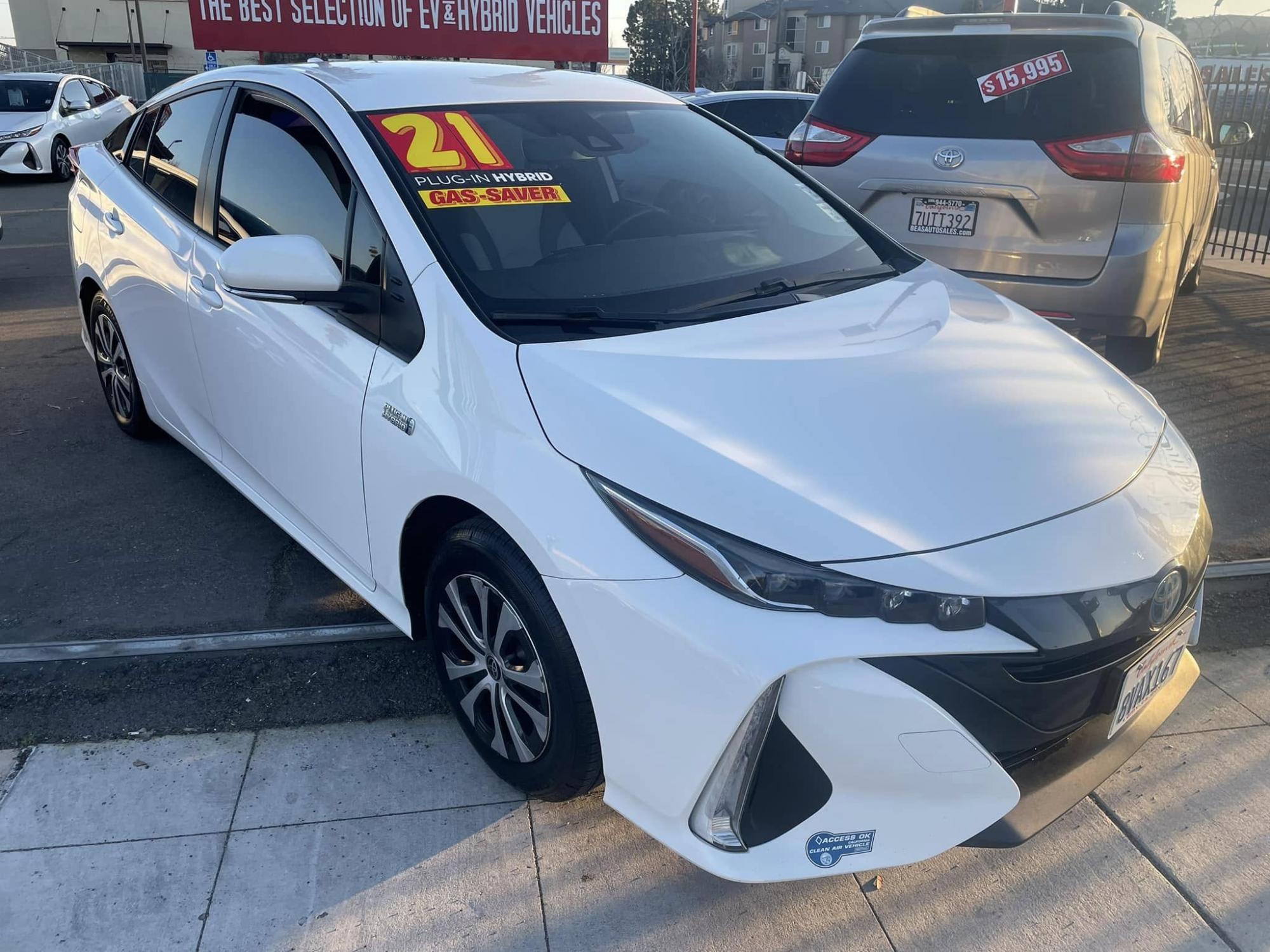 photo of 2021 Toyota Prius Prime XLE PLUG-IN HYBRID 