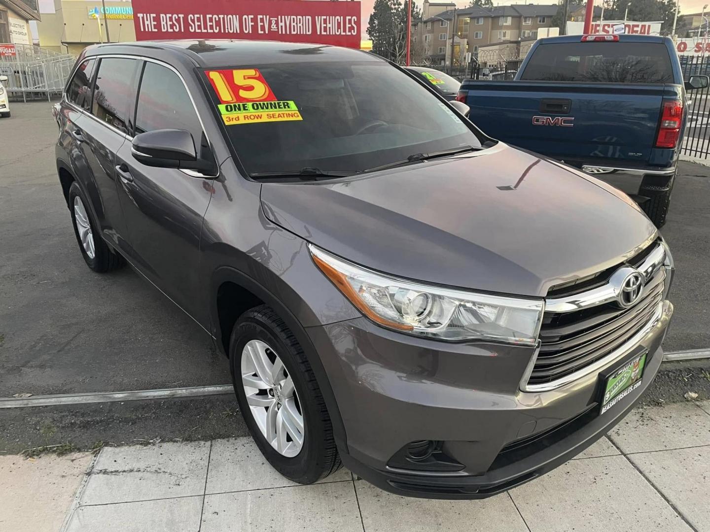 2015 Toyota Highlander LE FWD V6 (5TDZKRFH7FS) with an 3.5L V6 DOHC 24V engine, 6-Speed Automatic transmission, located at 744 E Miner Ave, Stockton, CA, 95202, (209) 944-5770, 37.956863, -121.282082 - Photo#0