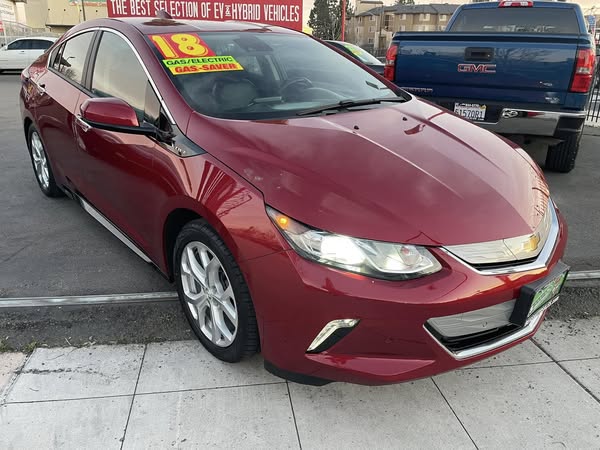 photo of 2018 Chevrolet Volt Premier  PLUG-IN HYBRID 