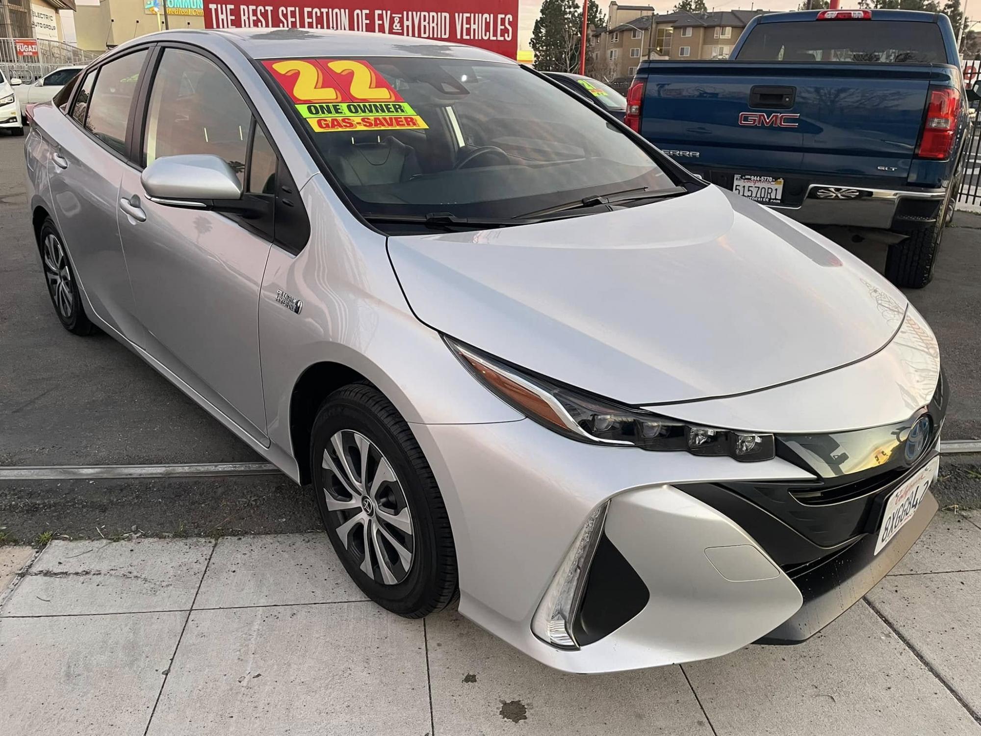 photo of 2022 Toyota Prius Prime XLE PLUG-IN HYBRID 