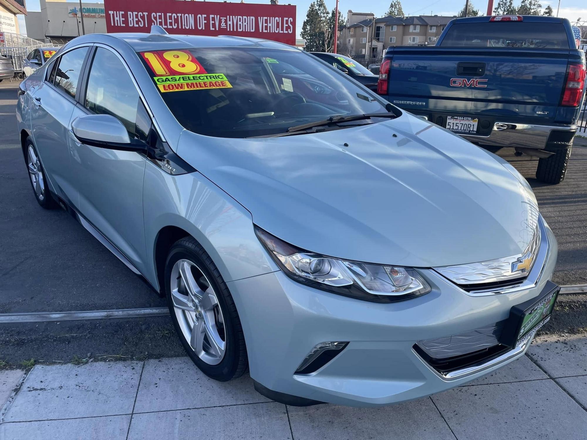 photo of 2018 Chevrolet Volt LT PLUG-IN HYBRID 