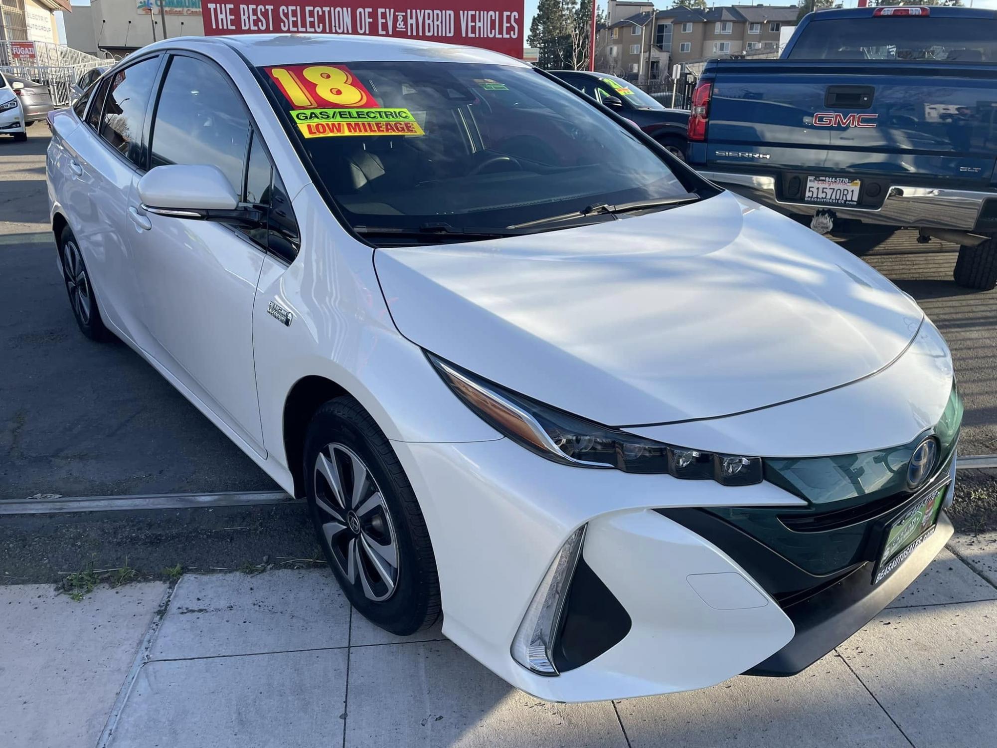 photo of 2018 Toyota Prius Prime Premium PLUG-IN HYBRID 