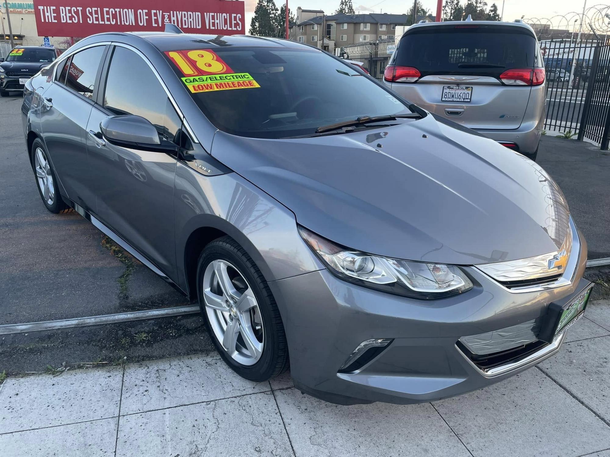 photo of 2018 Chevrolet Volt PLUG-IN HYBRID 