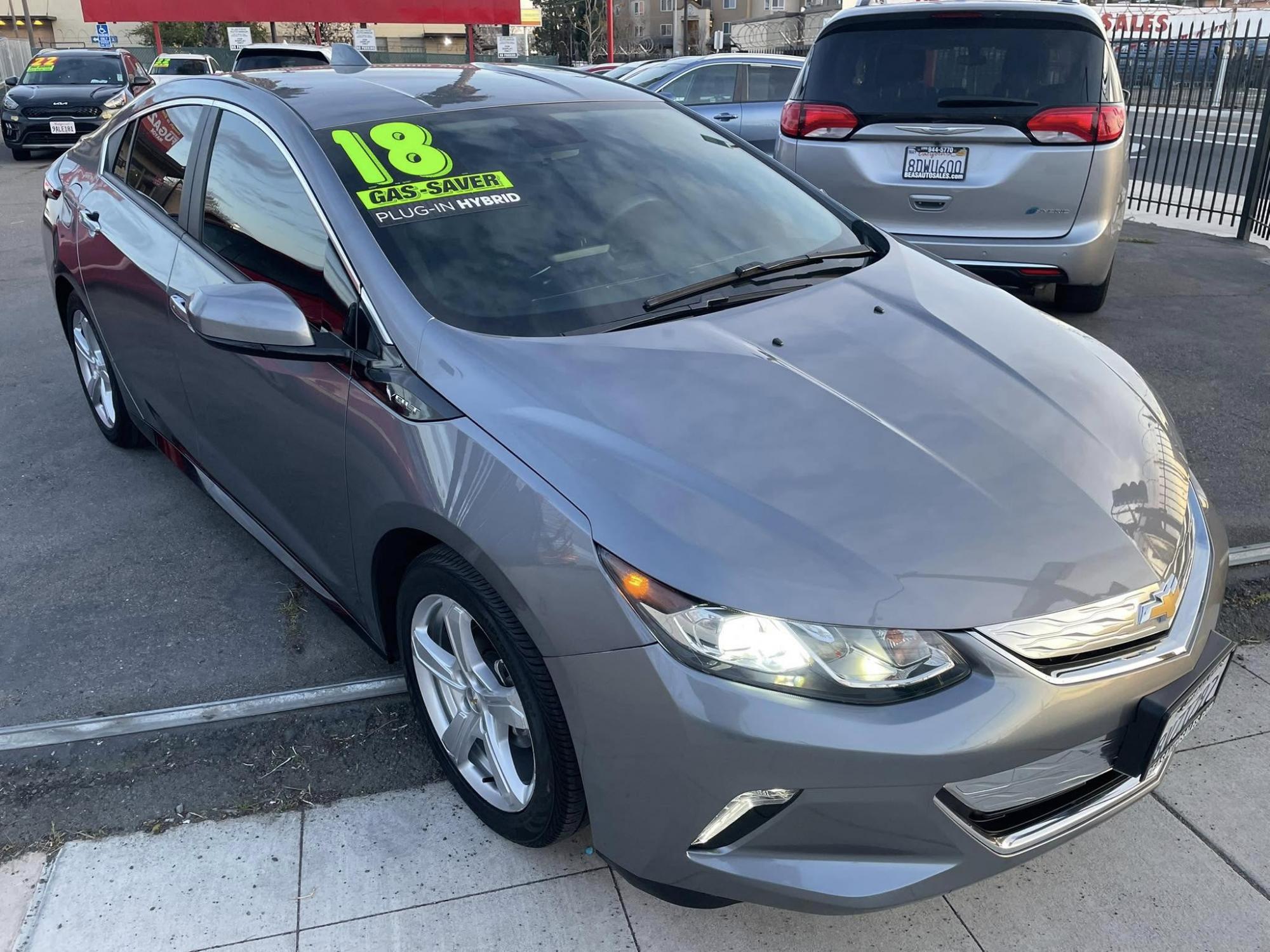 photo of 2018 Chevrolet Volt LT PLUG-IN HYBRID 